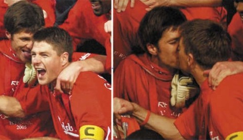- Xabi Alonso (trái) và Steven Gerrard quá phấn khích trong thời khắc cùng Liverpool đăng quang ngôi vô địch Champions League mùa 2004-2005 ở Istanbul.